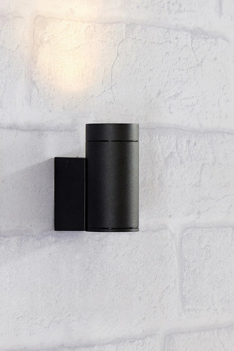 Markslöjd PIPE – seinävalaisin, musta – tuotekuva