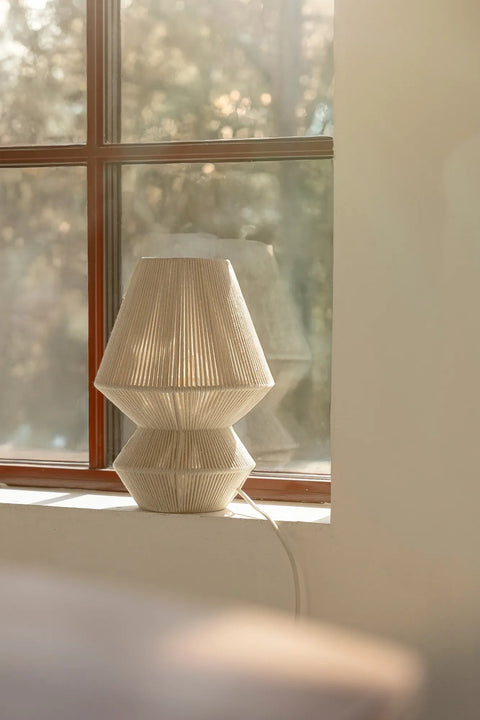Markslöjd RAZZO – pöytävalaisin, beige – sisustuskuva