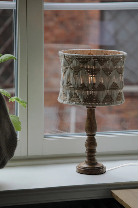 Markslöjd ANO – pöytävalaisin, beige/ruskea – sisustuskuva