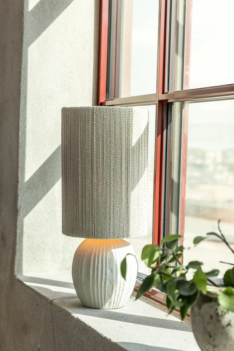 Markslöjd VIELA – pöytävalaisin, beige – sisustuskuva