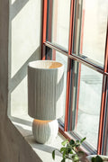Markslöjd VIELA – pöytävalaisin, beige – sisustuskuva