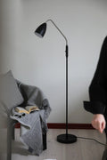 Markslöjd PATRO – LED-lattiavalaisin, musta – sisustuskuva