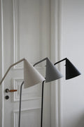 Markslöjd FUNIL – LED-lattiavalaisin, beige – sisustuskuva