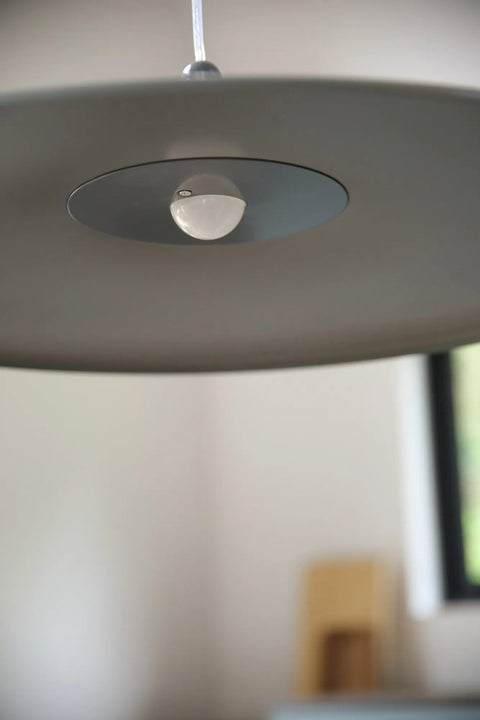 Markslöjd BEAM – LED-riippuvalaisin, harmaa – yksityiskohta lähikuvassa