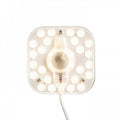 Lähikuva LED Modul SQ 10 vara-LED-moduulista, jossa on magneettikiinnikkeet.
