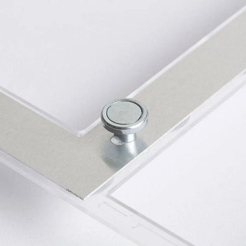 LED Modul SQ 41 lähikuva magneettikiinnikkeestä, nopea ja vakaa kiinnitys.