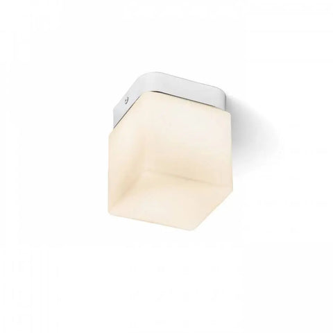 Lähempi kuva ESICA SQ LED-valaisimesta, nelikulmainen muotoilu, krominen runko ja opaalilasi, tasainen valaistus kosteisiin tiloihin.