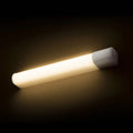 FLORIO 49 LED-valaisin valaistuna, lämmin 3000K valo, IP44-luokiteltu kosteaan tilaan