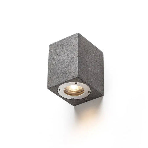 KANE I seinävalaisin betoni, tumma graniitti, 230V LED GU10, moderni ulkovalaisin.
