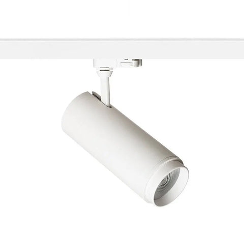 Valkoinen FOCUS 30 LED-valonheitin kiinnitettynä 3-vaihekiskoon, sivukuva edestä.
