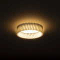 MARENGA RW1 LED-valaisin valaistuna, lämmin 3000K valo kipsilevykatossa.