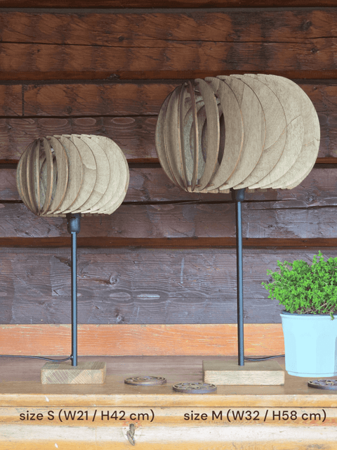 Nordland Design Fiona -pöytävalaisin, koko S, kullanruskea – tuotegallerian kuva 2
