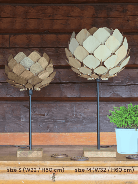 Nordland Design Isabella -pöytävalaisin, koko M, tummantammen sävy – tuotegallerian kuva 3